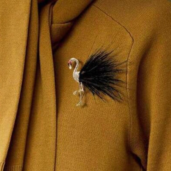 Black and Gold Feathered Bird Brooch - Picture 2 of 3